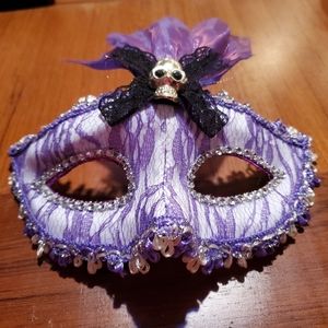 Light-Up Mardi-Gras Mask